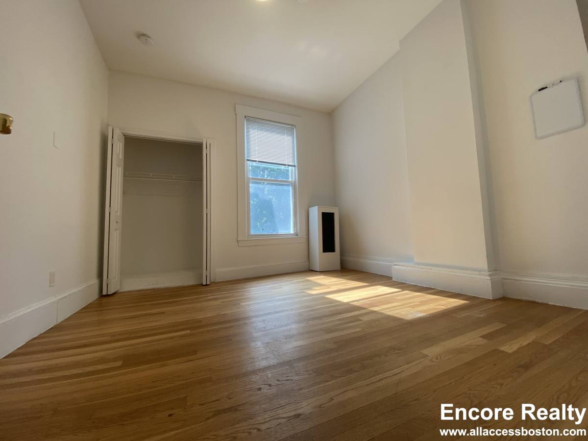 Apartment for rent at 38 Newton St #2, Brighton, MA 02135