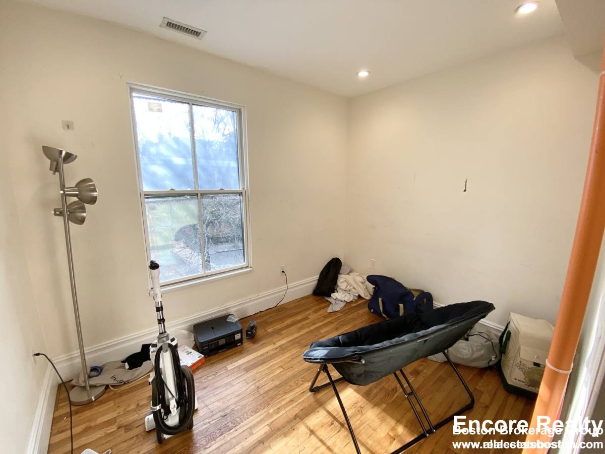 Apartment for rent at 89 Cedar St #3, Roxbury, MA 02119