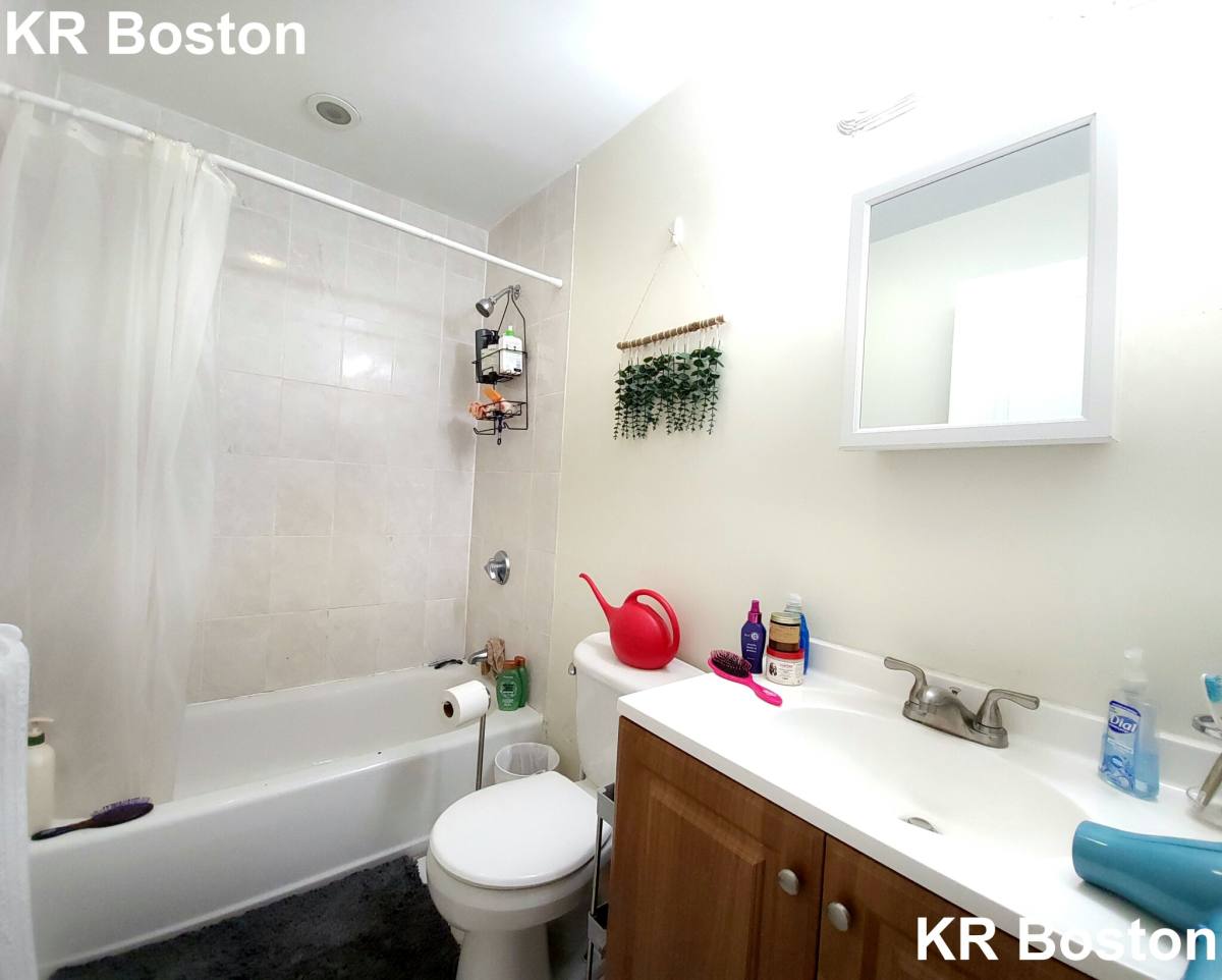 Apartment for rent at 1130 Commonwealth Ave #2, Allston, MA 02134