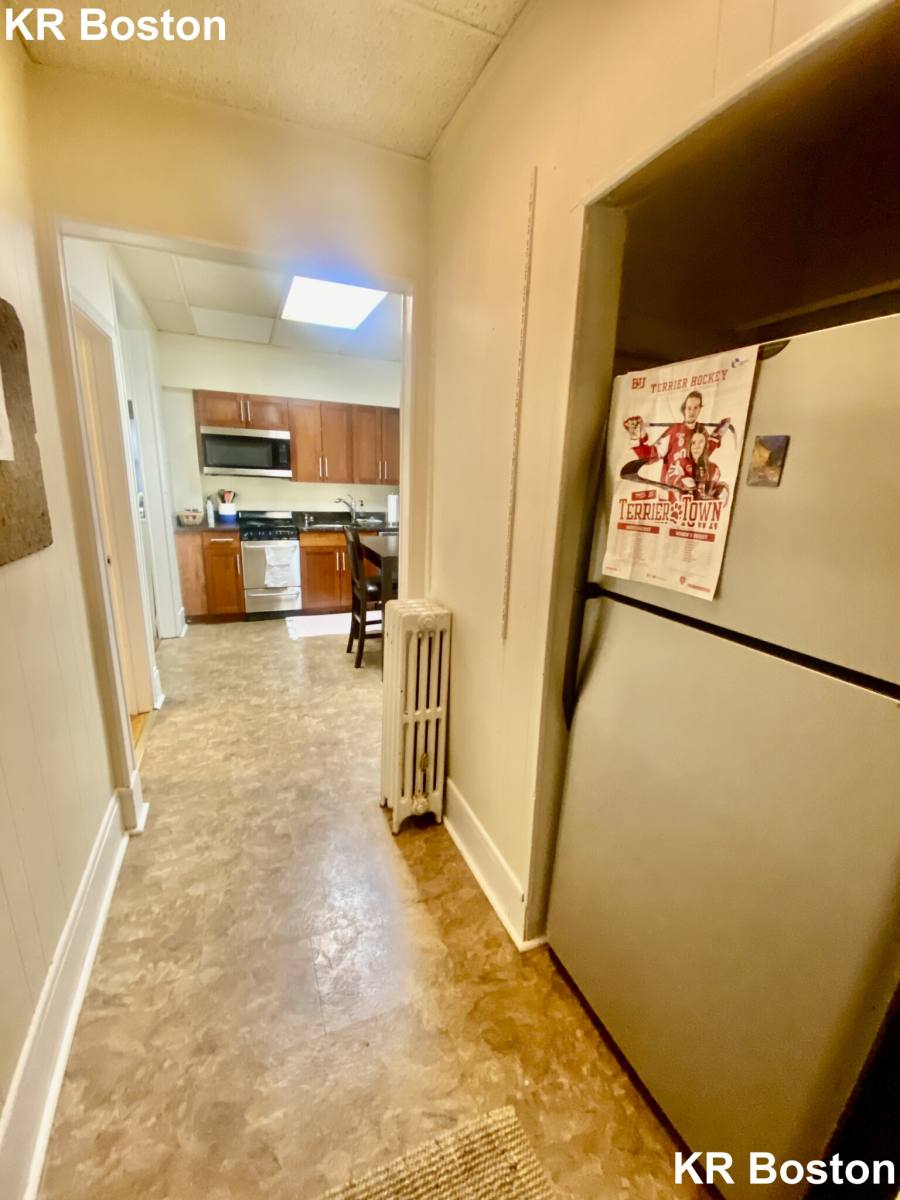 Apartment for rent at 17 Aberdeen St #2, Boston, MA 02215