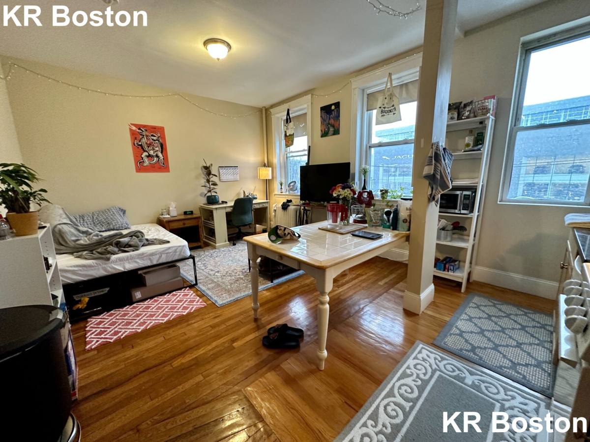 Apartment for rent at 1189 Commonwealth Ave #6, Allston, MA 02134