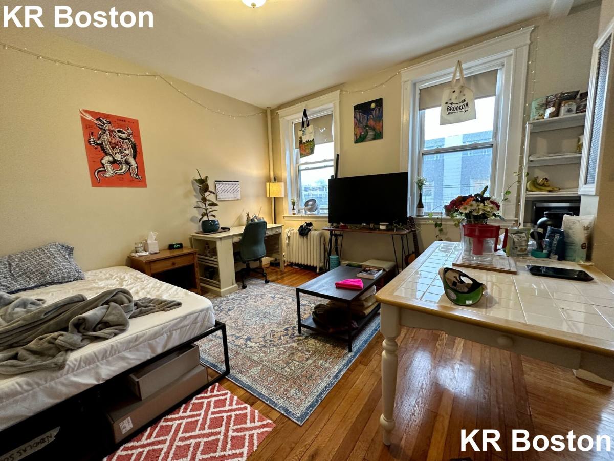 Apartment for rent at 1189 Commonwealth Ave #6, Allston, MA 02134