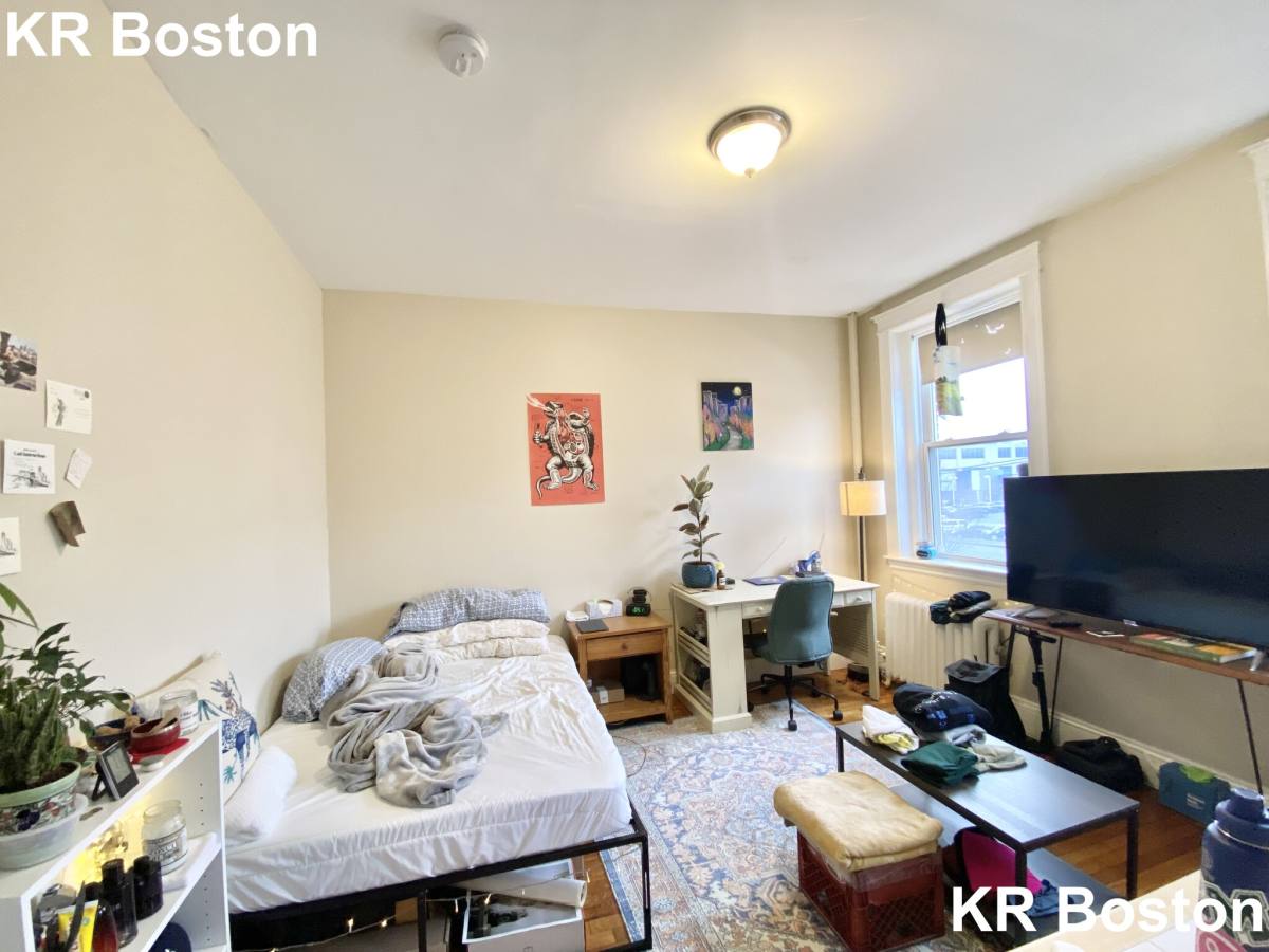 Apartment for rent at 1189 Commonwealth Ave #6, Allston, MA 02134