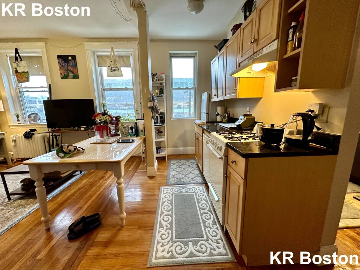 Apartment for rent at 1189 Commonwealth Ave #6, Allston, MA 02134