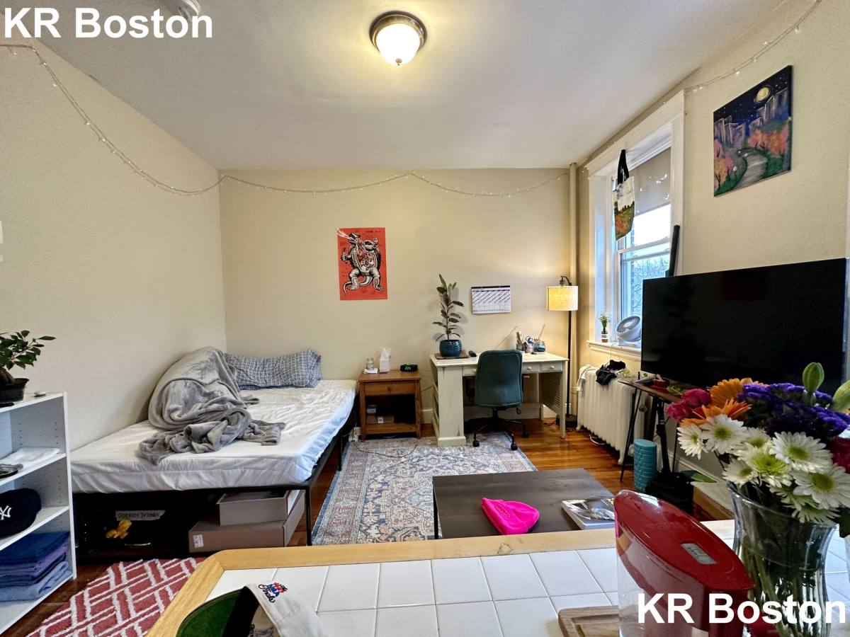 Apartment for rent at 1189 Commonwealth Ave #6, Allston, MA 02134