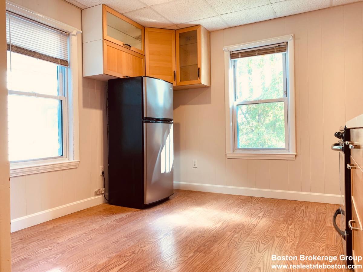 Apartment for rent at 105 Buttonwood St #1, Dorchester, MA 02125