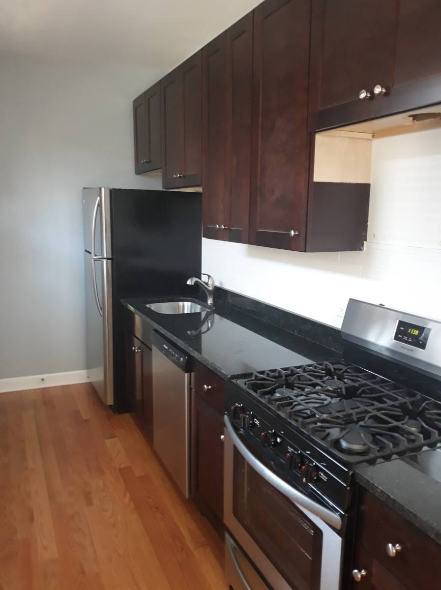Apartment for rent at 1644 W Pratt, Chicago, IL 60626