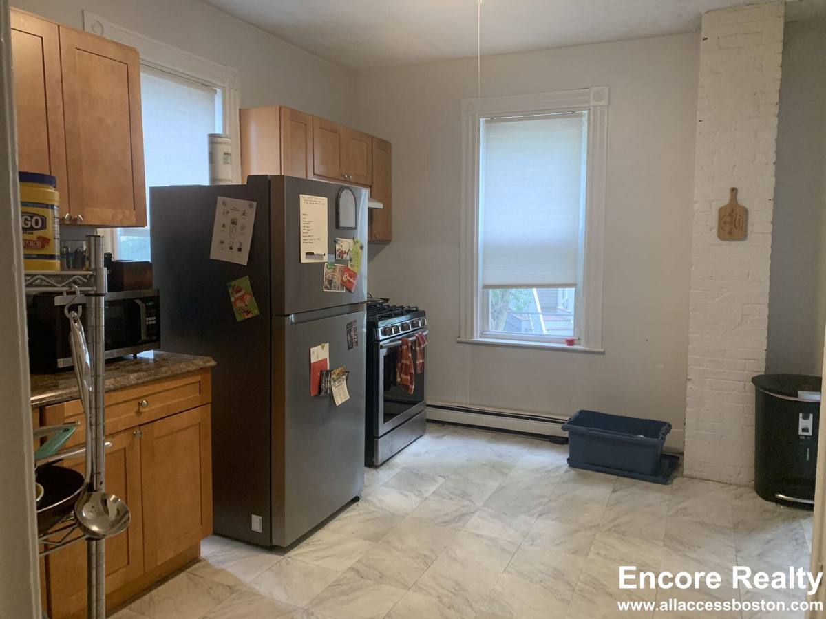 Apartment for rent at 32 E Cottage St #1, Dorchester, MA 02125