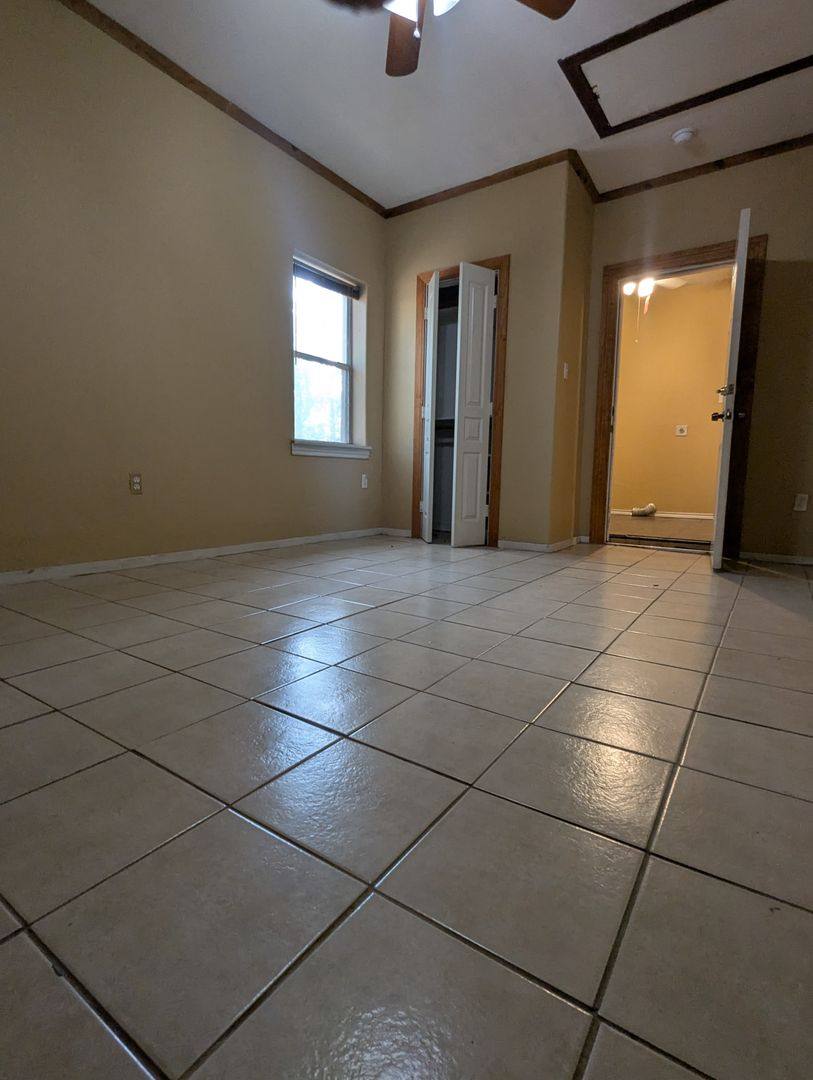 House for rent at 912 Red Bud Dr, Azle, TX 76020