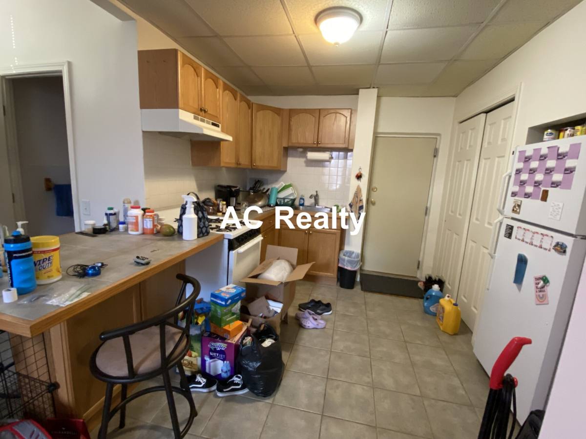 Apartment for rent at 66 Lake Ave #14, Melrose, MA 02176