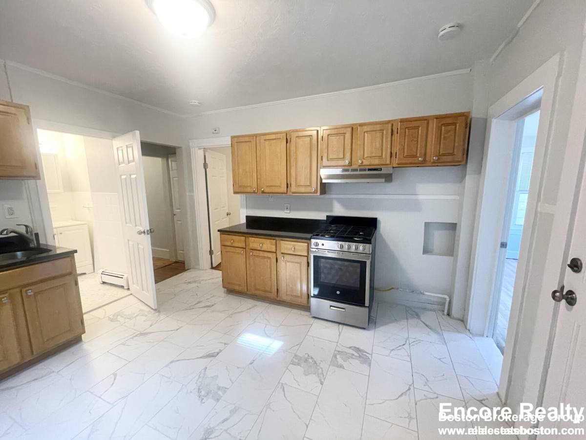 Apartment for rent at 22 Howell St #2, Dorchester, MA 02125