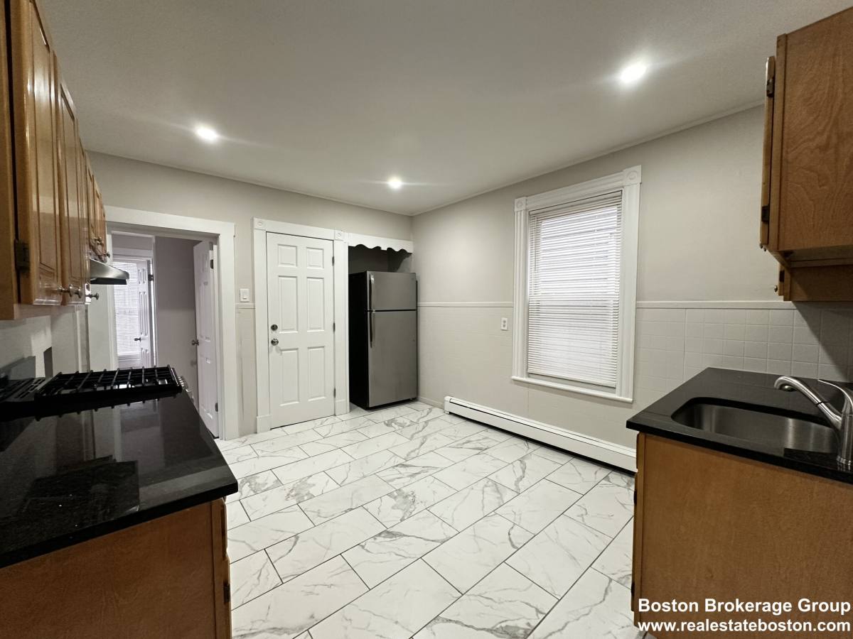 Apartment for rent at 22 Howell St #2, Dorchester, MA 02125