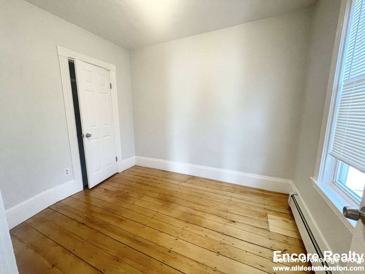 Apartment for rent at 22 Howell St #2, Dorchester, MA 02125
