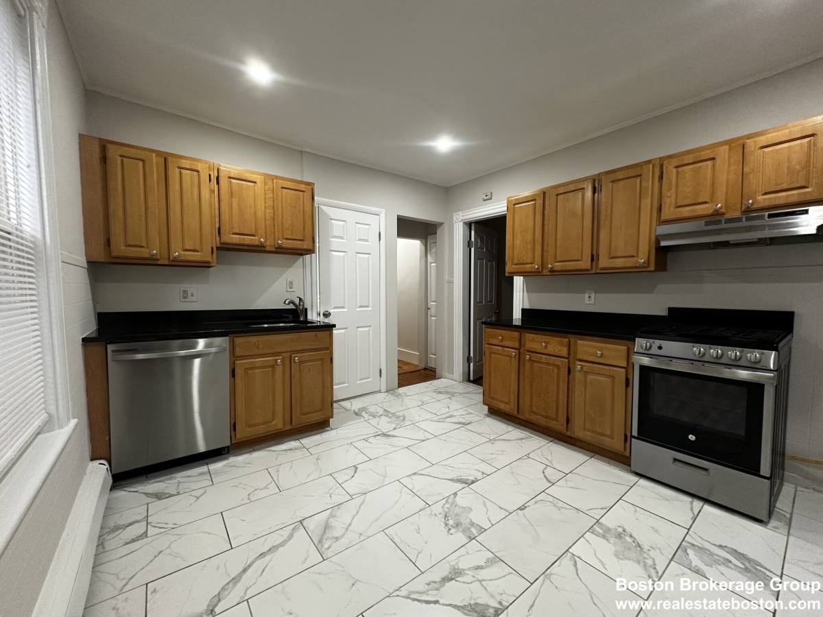 Apartment for rent at 22 Howell St #2, Dorchester, MA 02125
