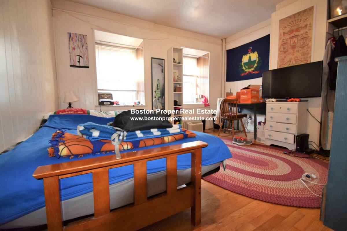 Apartment for rent at 6 Sewall #2, Brookline, MA 02446
