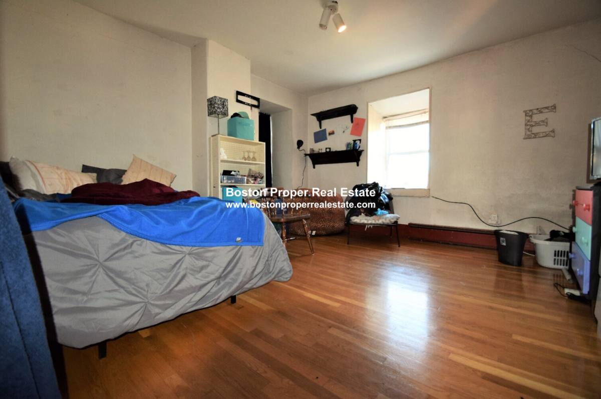 Apartment for rent at 6 Sewall #2, Brookline, MA 02446
