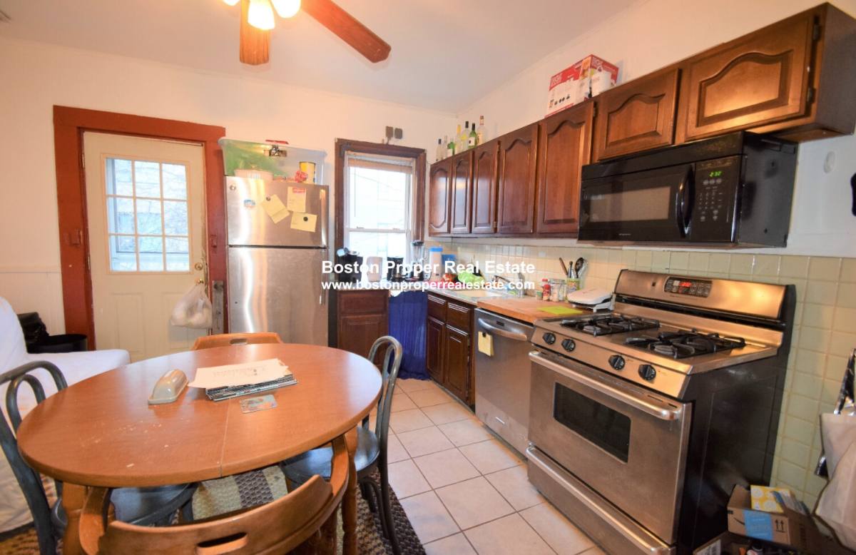 Apartment for rent at 6 Sewall #2, Brookline, MA 02446