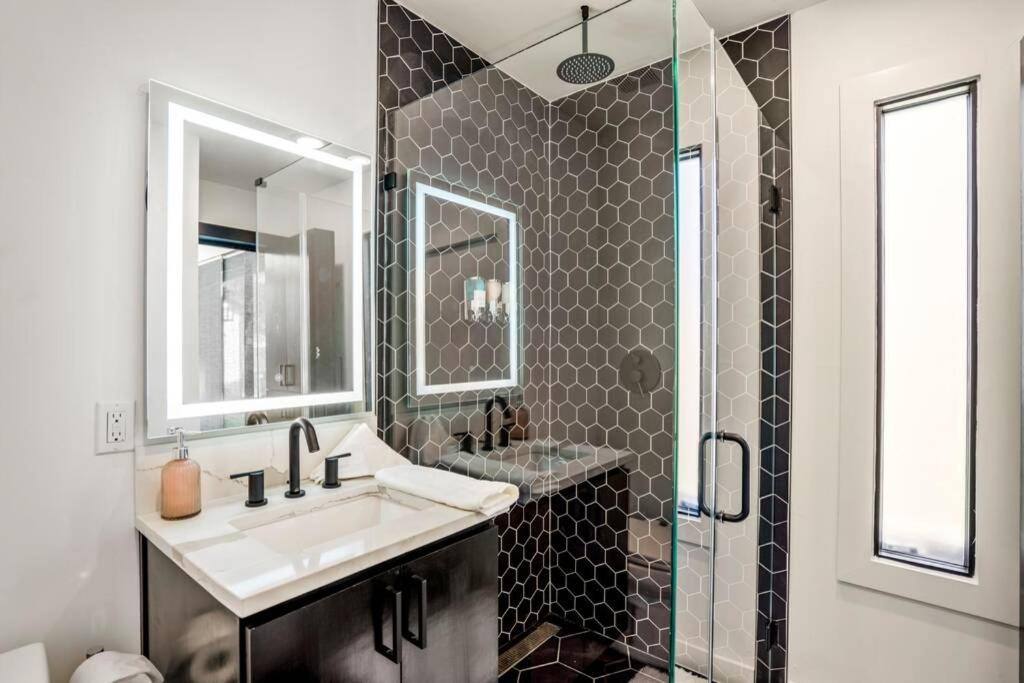 Apartment for rent at 2115 Runnels St #EEL1, Houston, TX 77003