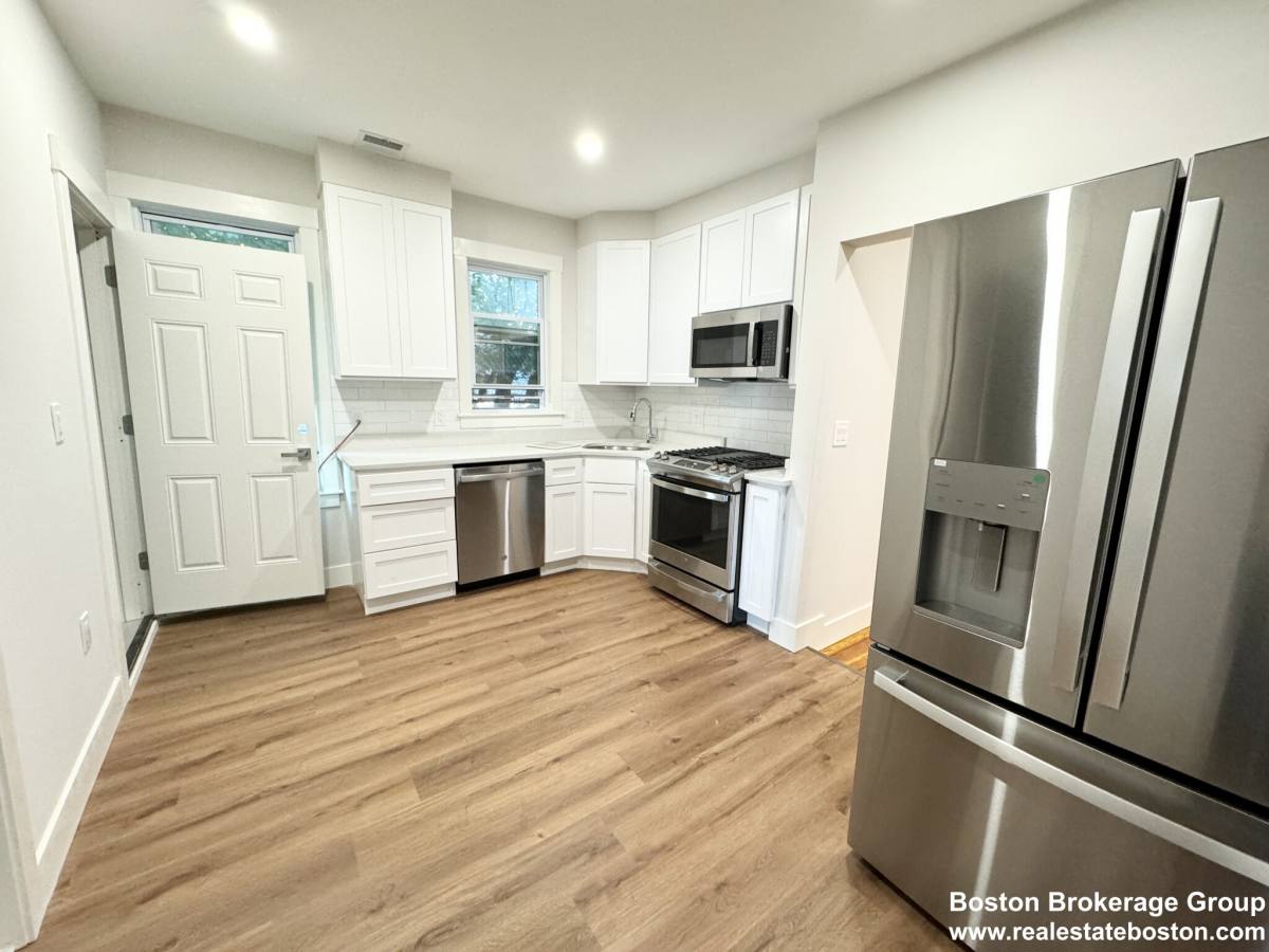 Apartment for rent at 147 E Cottage St #2, Dorchester, MA 02125