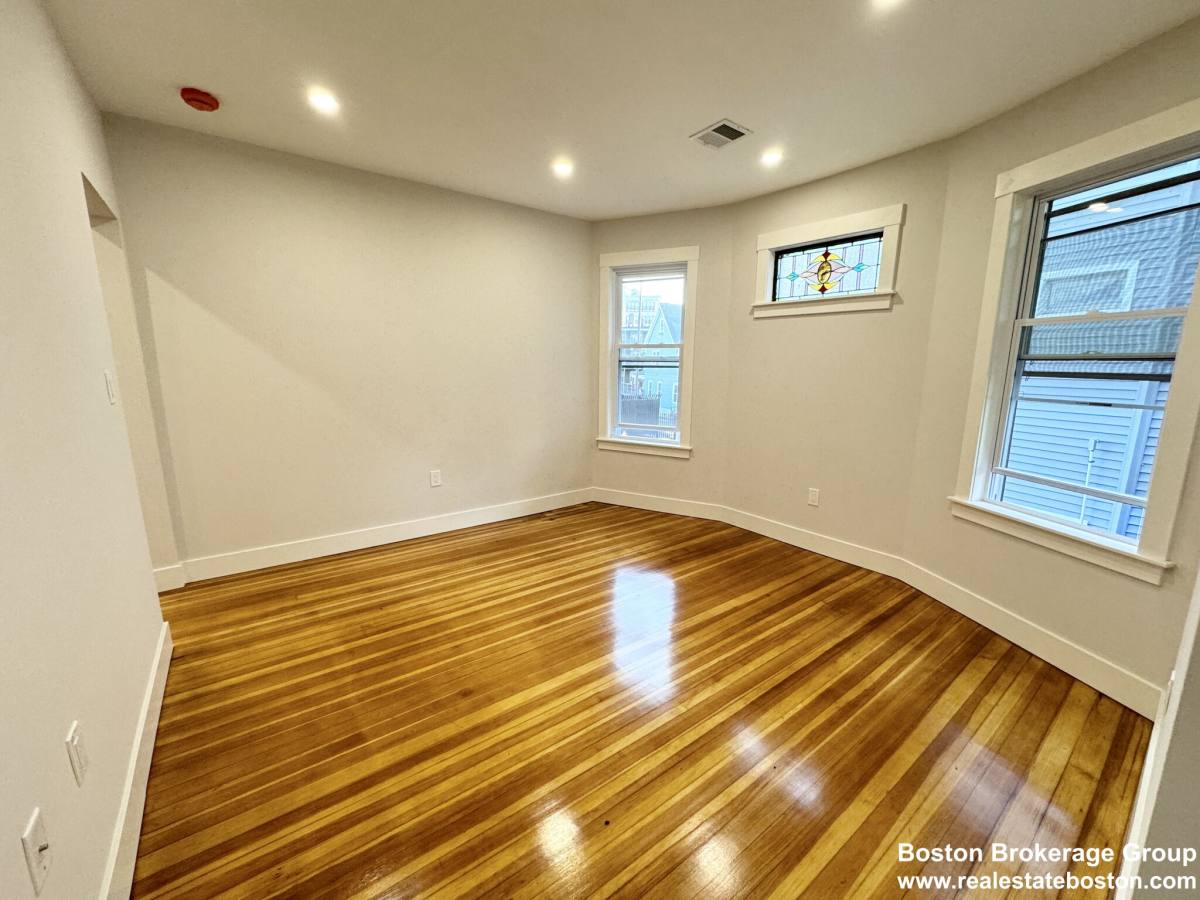 Apartment for rent at 147 E Cottage St #2, Dorchester, MA 02125