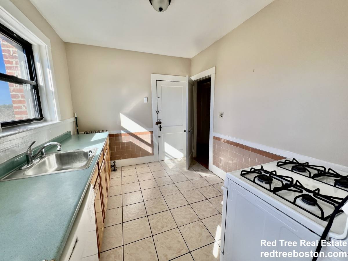 Apartment for rent at 225 Chestnut Hill Ave #3, Brighton, MA 02135