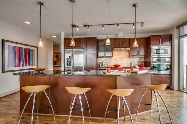 Apartment for rent at 1400 McKinney St #OPP2, Houston, TX 77010