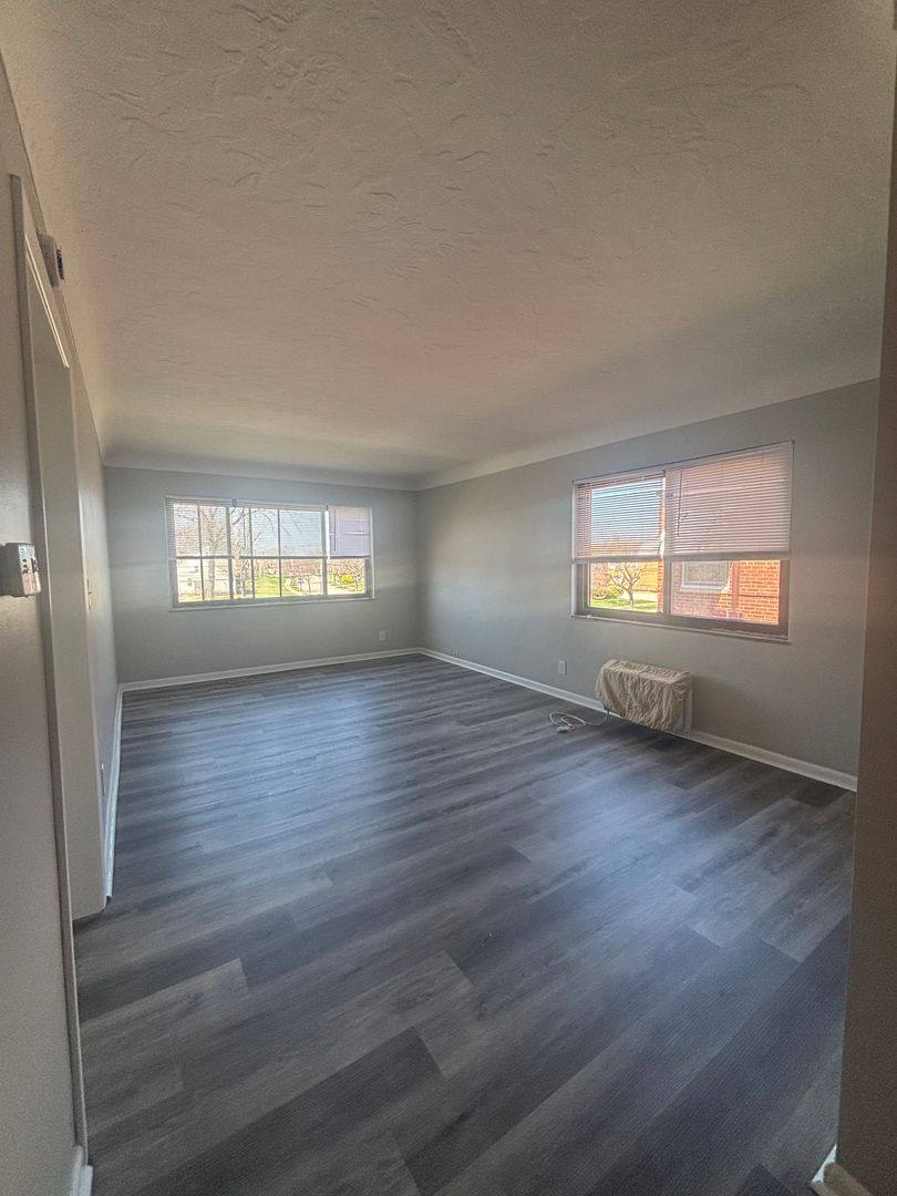 Apartment for rent at 17840 Lake Shore Blvd, Cleveland, OH 44119