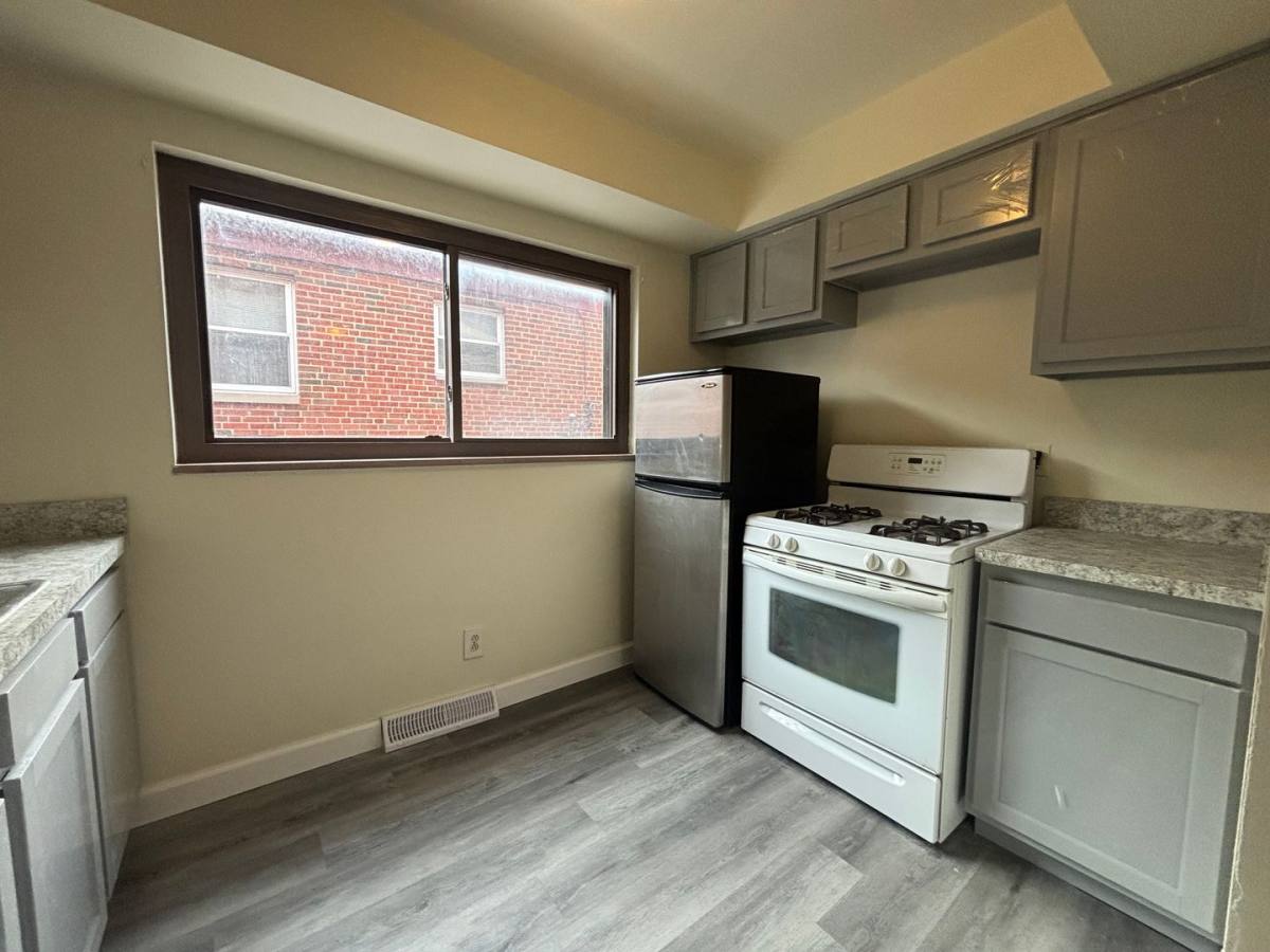 Apartment for rent at 17840 Lake Shore Blvd, Cleveland, OH 44119