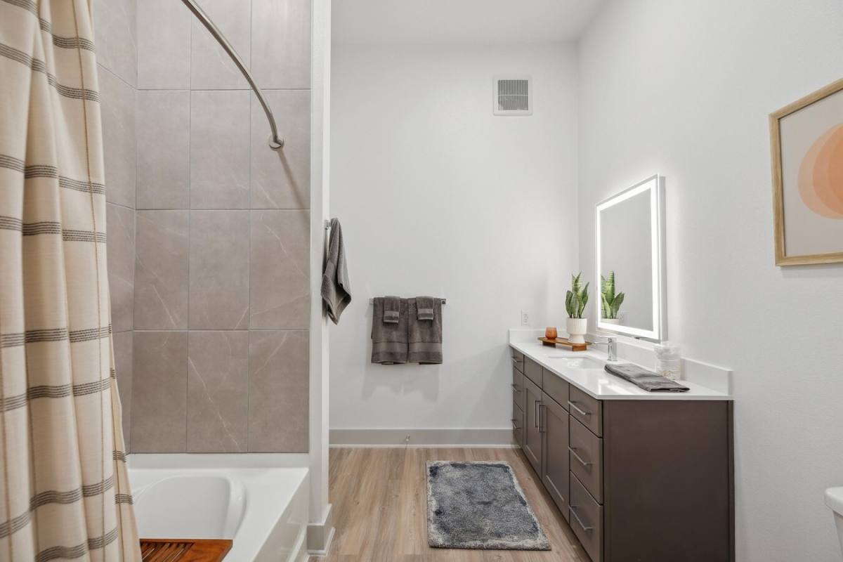 Apartment for rent at 1617 Enid St #ASH, Houston, TX 77009