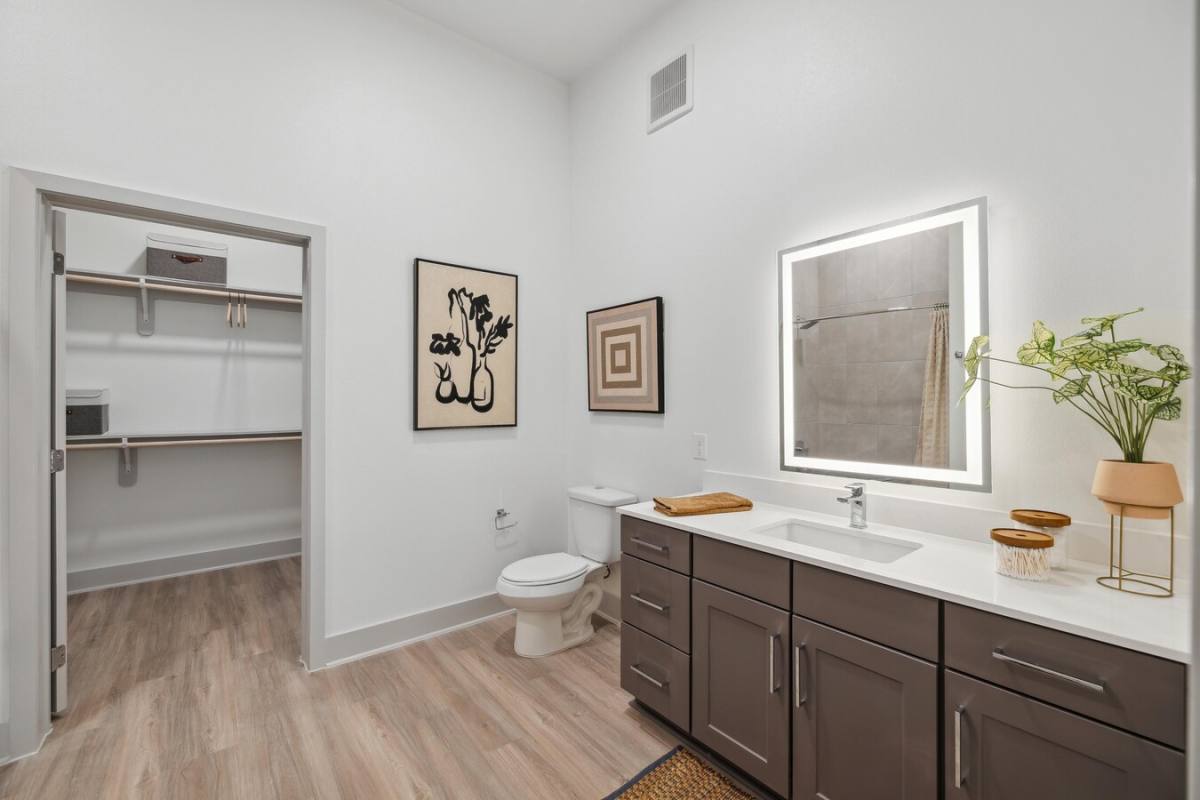Apartment for rent at 1617 Enid St #ASH, Houston, TX 77009