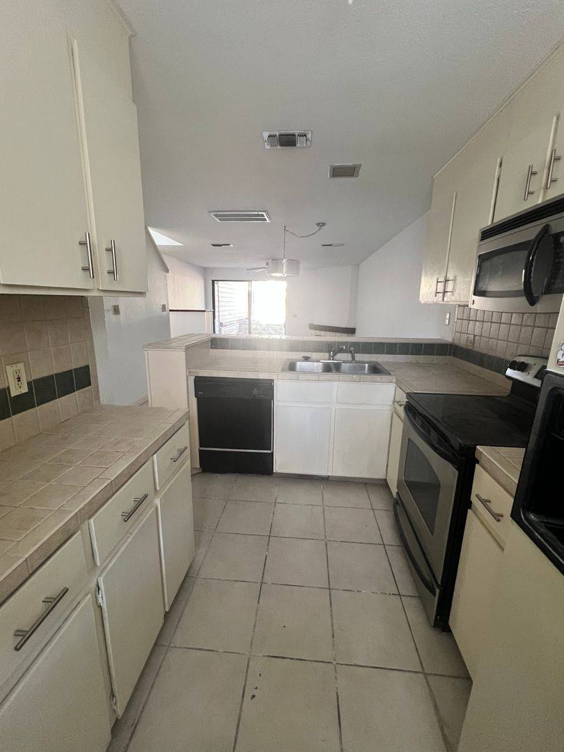 Condo for rent at 11815 Vance Jackson, San Antonio, TX 78230