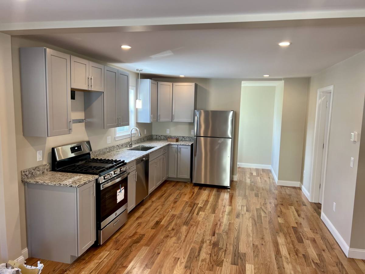 Townhouse for rent at 11 Garfield Ave, Woburn, MA 01801
