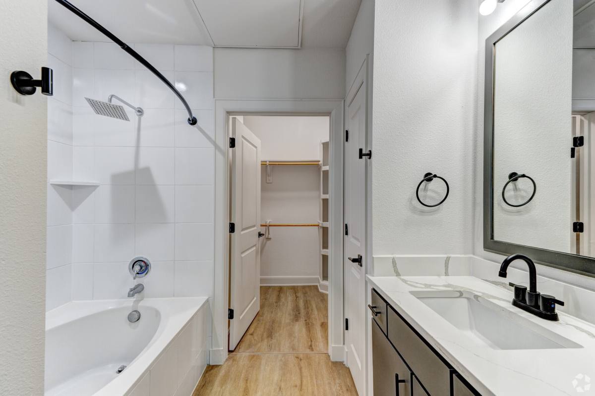 Apartment for rent at 1755 Crescent Plaza Dr #DTP, Houston, TX 77077