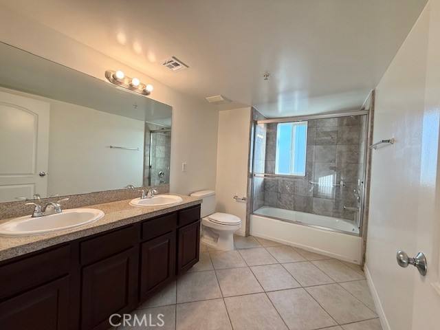 Condo for rent at 13525 Vanowen St #301, Van Nuys, CA 91405