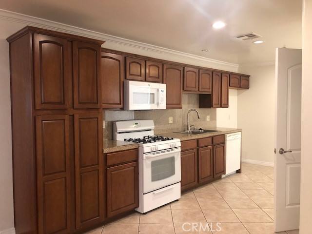 Condo for rent at 13525 Vanowen St #301, Van Nuys, CA 91405