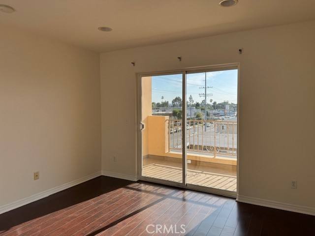 Condo for rent at 13525 Vanowen St #301, Van Nuys, CA 91405