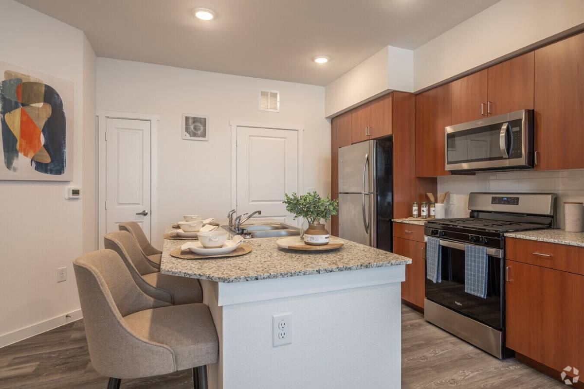 Apartment for rent at 1514 Allen Genoa Rd #SLAG, Houston, TX 77017