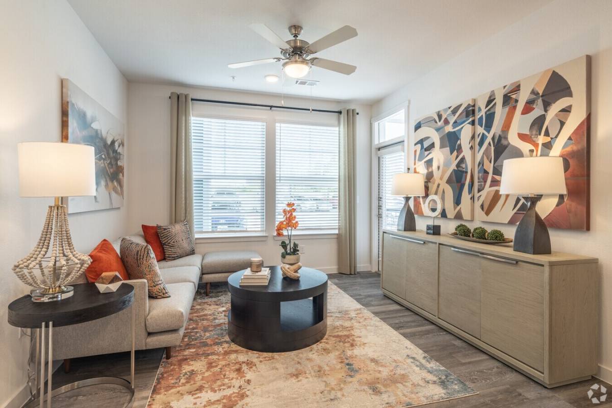 Apartment for rent at 1514 Allen Genoa Rd #SLAG, Houston, TX 77017