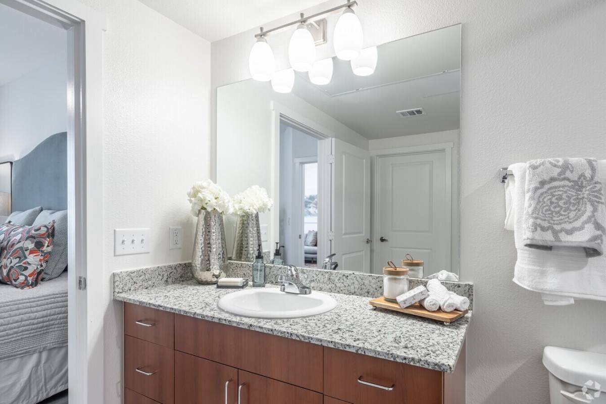 Apartment for rent at 1514 Allen Genoa Rd #SLAG, Houston, TX 77017