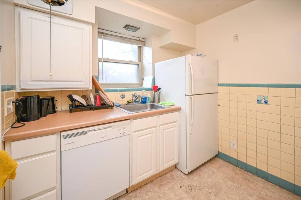 Apartment for rent at 2802 Digby Ave #5, Cincinnati, OH 45220