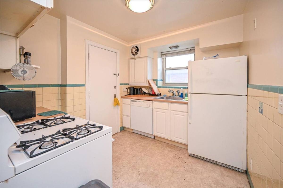 Apartment for rent at 2802 Digby Ave #5, Cincinnati, OH 45220