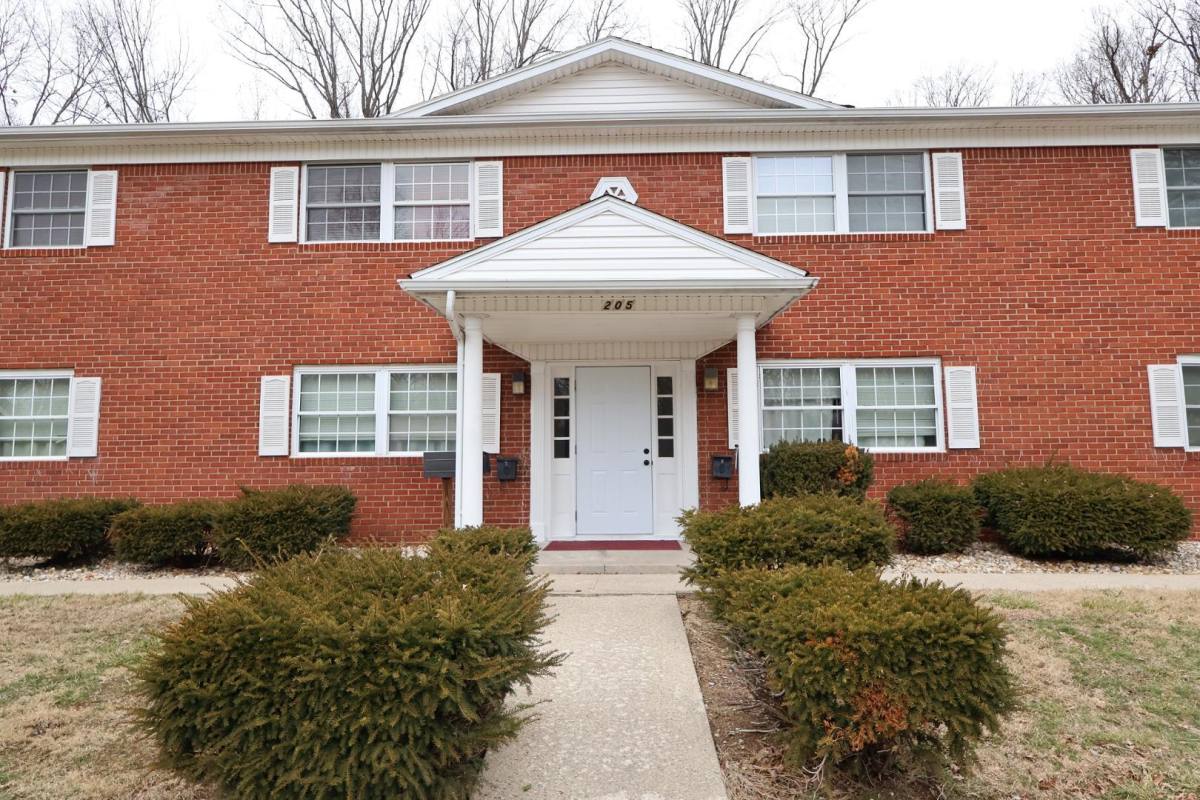 Apartment for rent at 205 Long St, North Vernon, IN 47265