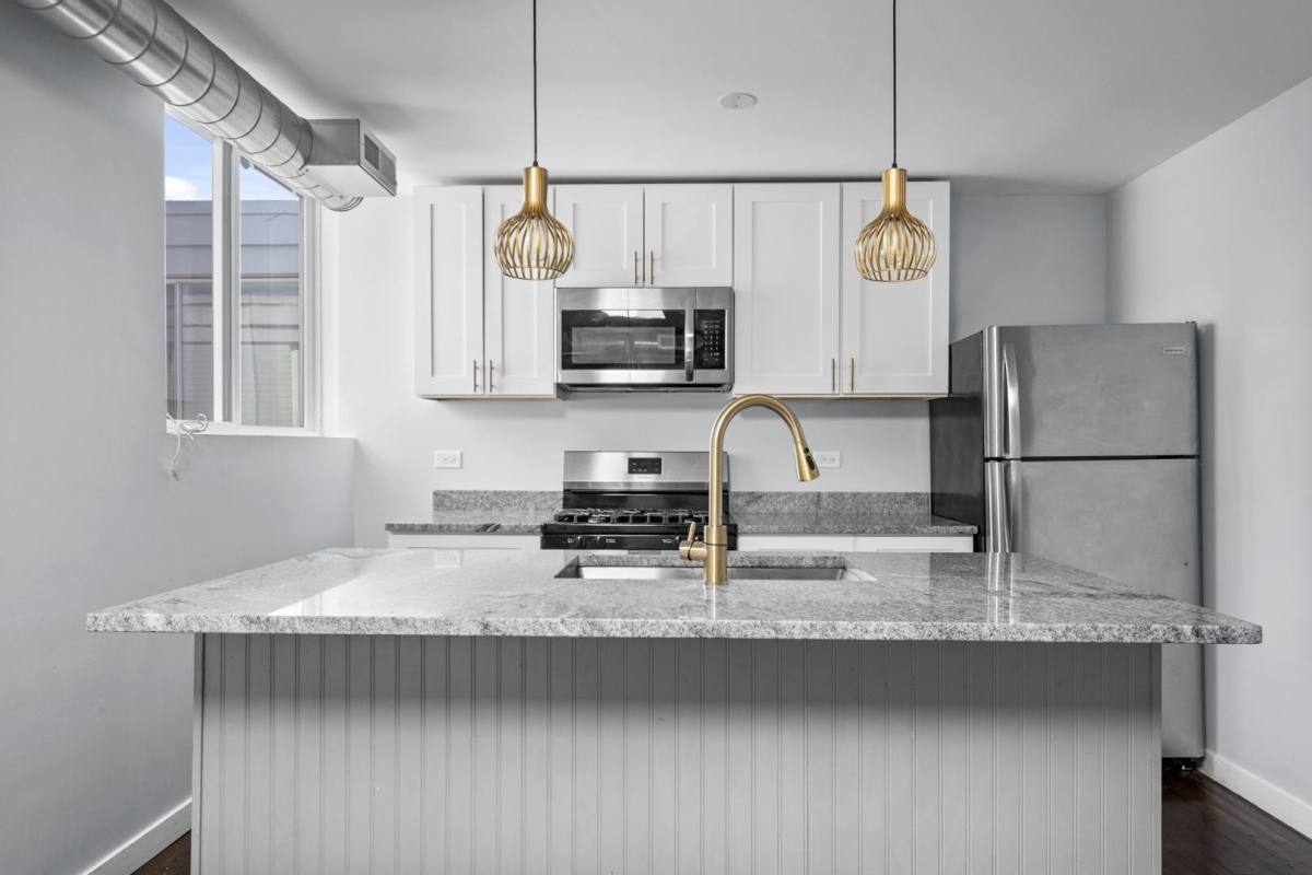 Apartment for rent at 2945 W Peterson Ave #204, Chicago, IL 60659