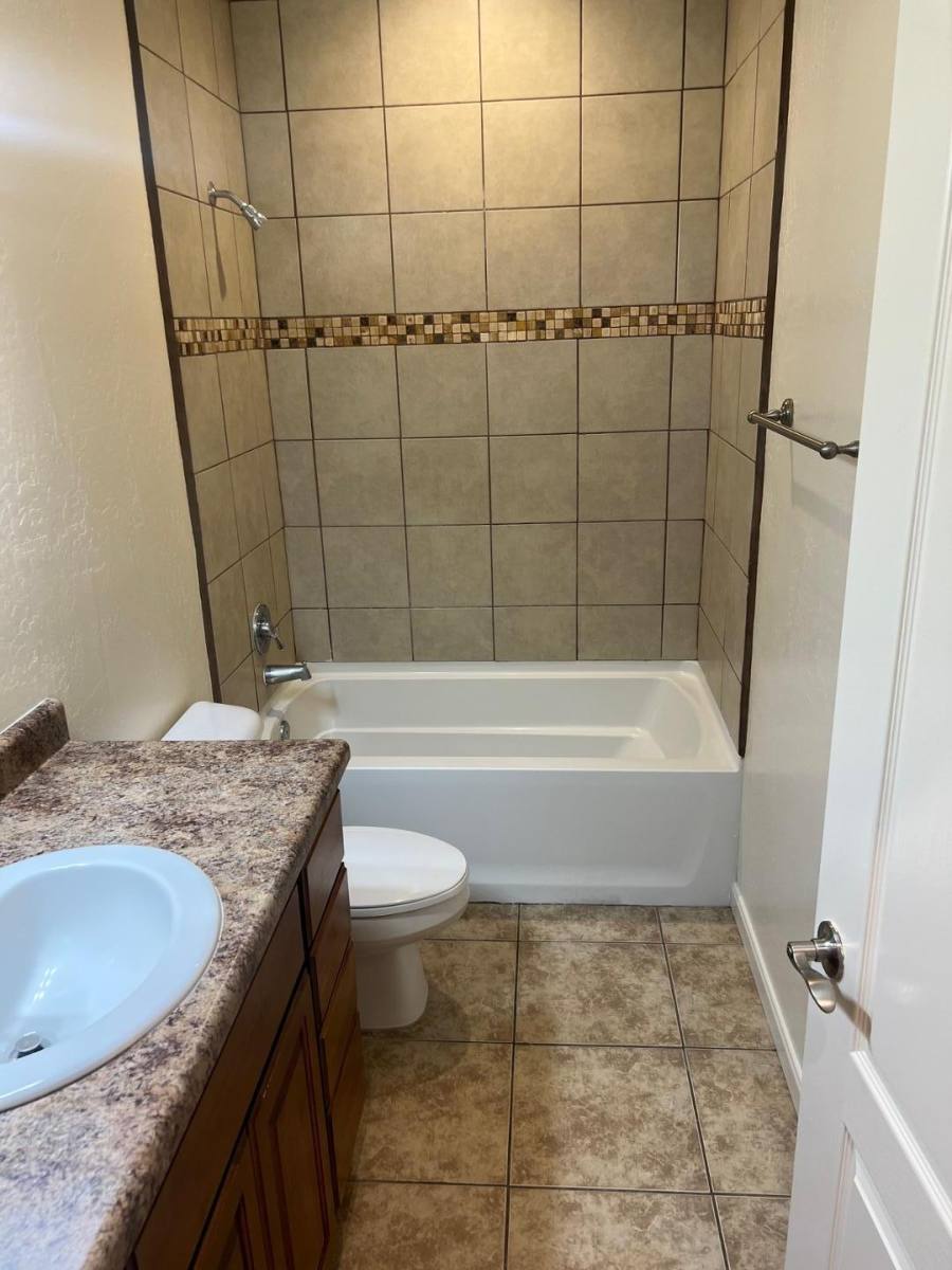 Apartment for rent at 321 Jefferson SE #1-E, Albuquerque, NM 87108