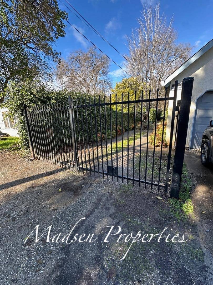 House for rent at 381 E 9th St, Chico, CA 95928