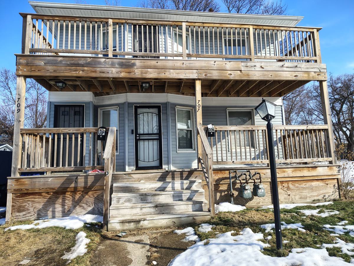 Townhouse for rent at 707 E 124th St, Cleveland, OH 44108