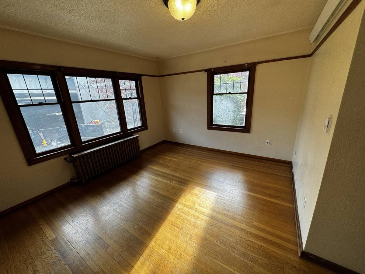 Apartment for rent at 2923 Franklin Ave E #4B, Seattle, WA 98102