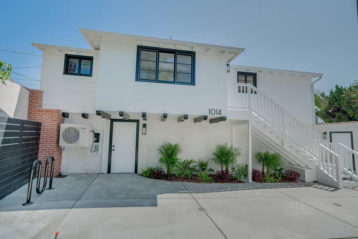 Apartment for rent at 1014 S Hayworth Ave, Los Angeles, CA 90035