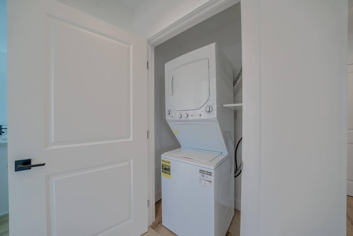 Apartment for rent at 1014 S Hayworth Ave, Los Angeles, CA 90035