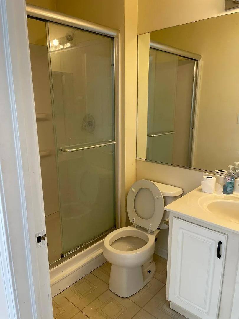 Townhouse for rent at Capri, 9445 Harrison St, Des Plaines, IL 60016